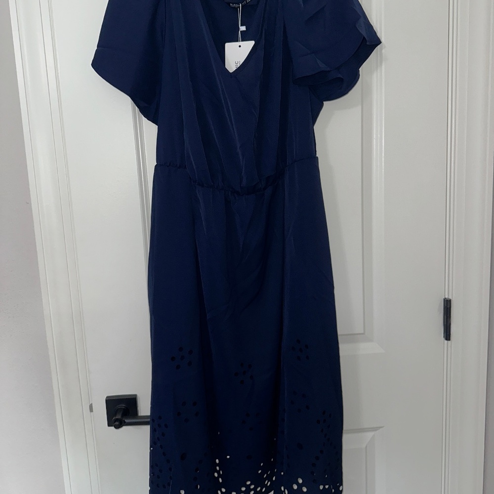 Bloomchic Laser Cut Dress BNWT (#005)